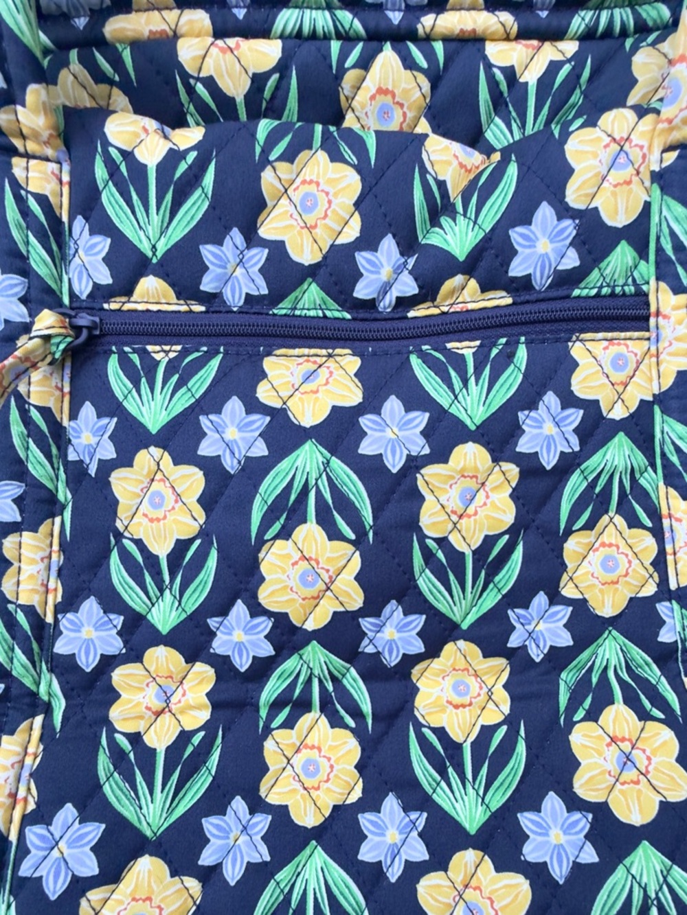 Vera Bradley Daffodils Large Miramar Weekender - Picture 9 of 13